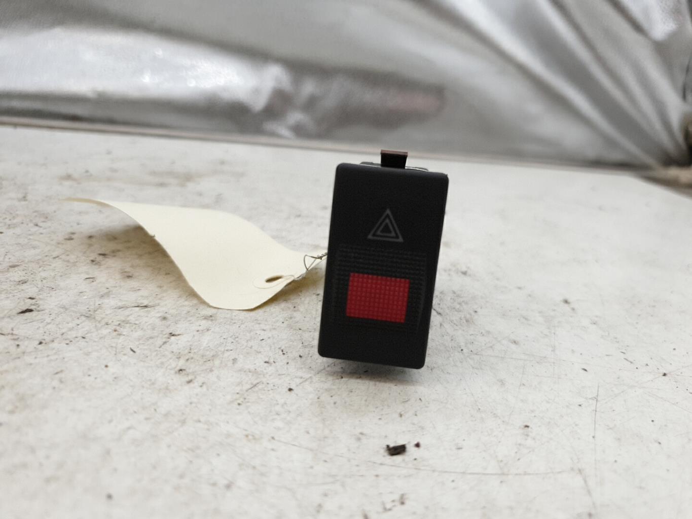 Bouton de warning AUDI A4 1 PHASE 1  - 1