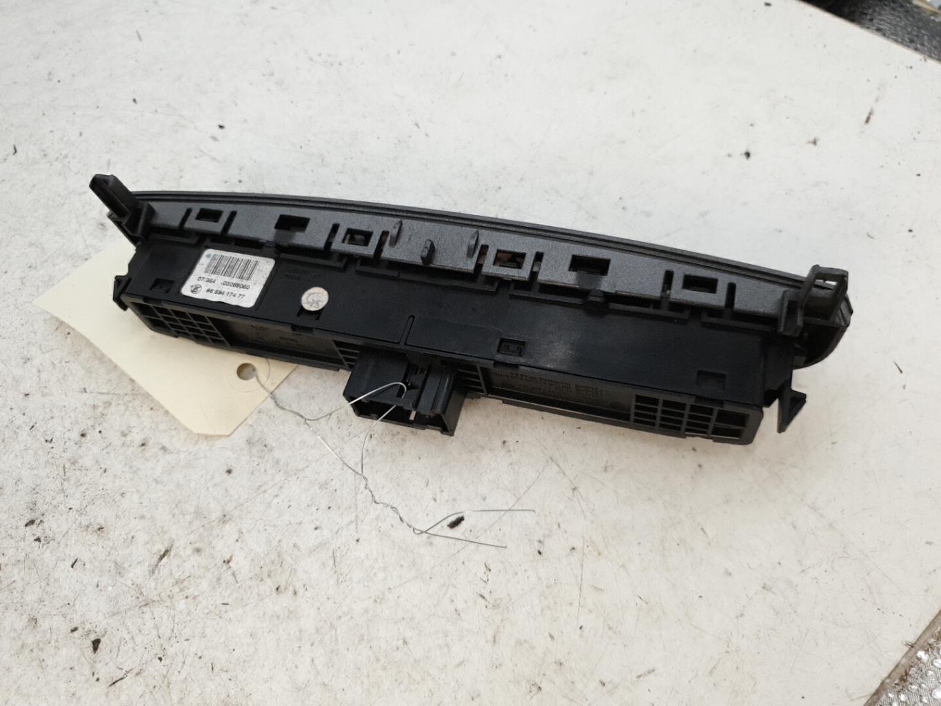 Bouton de warning PEUGEOT 308 1 PHASE 1  - 1