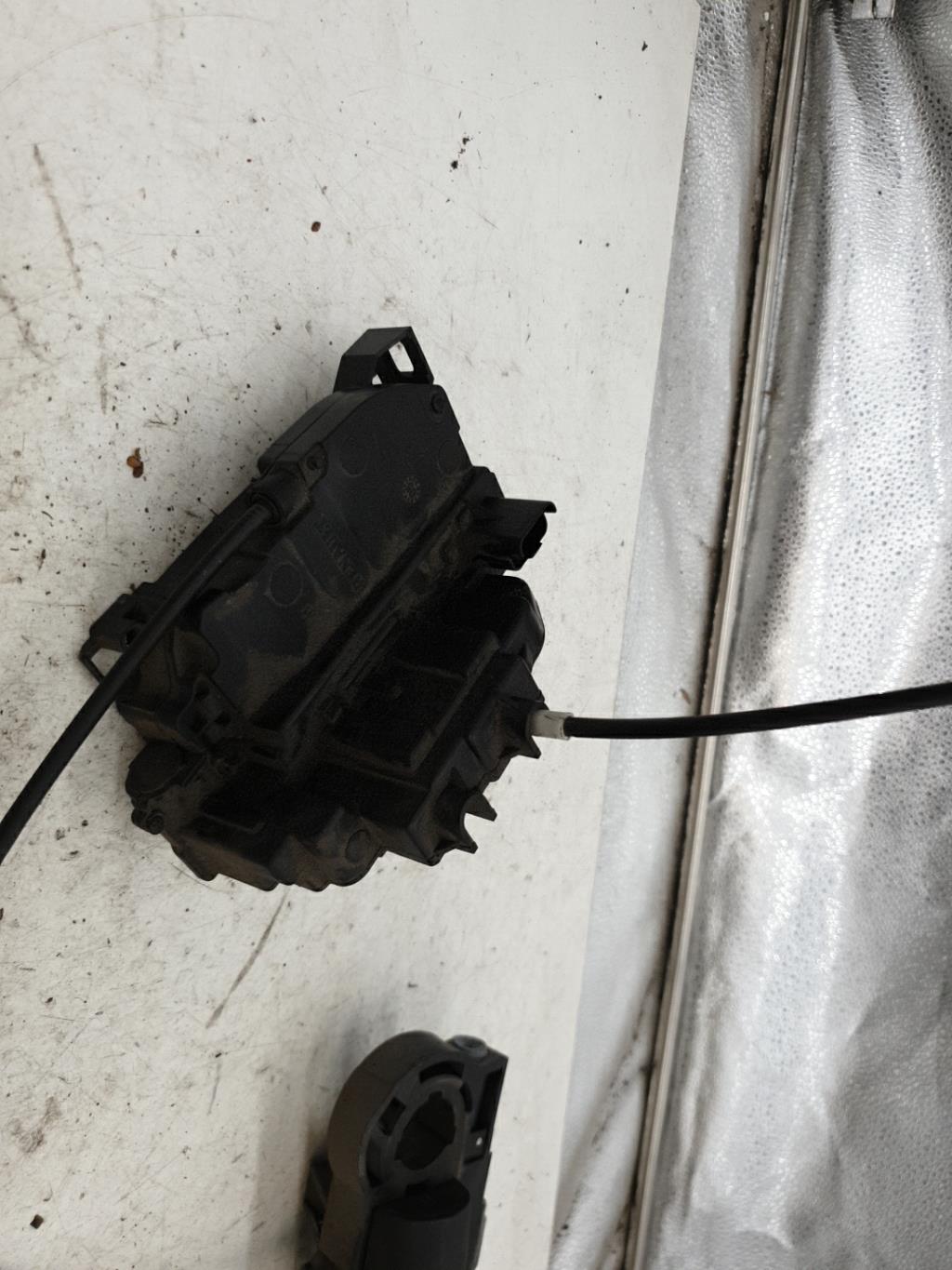 Serrure arriere gauche RENAULT CLIO 3 PHASE 1 Diesel - 1