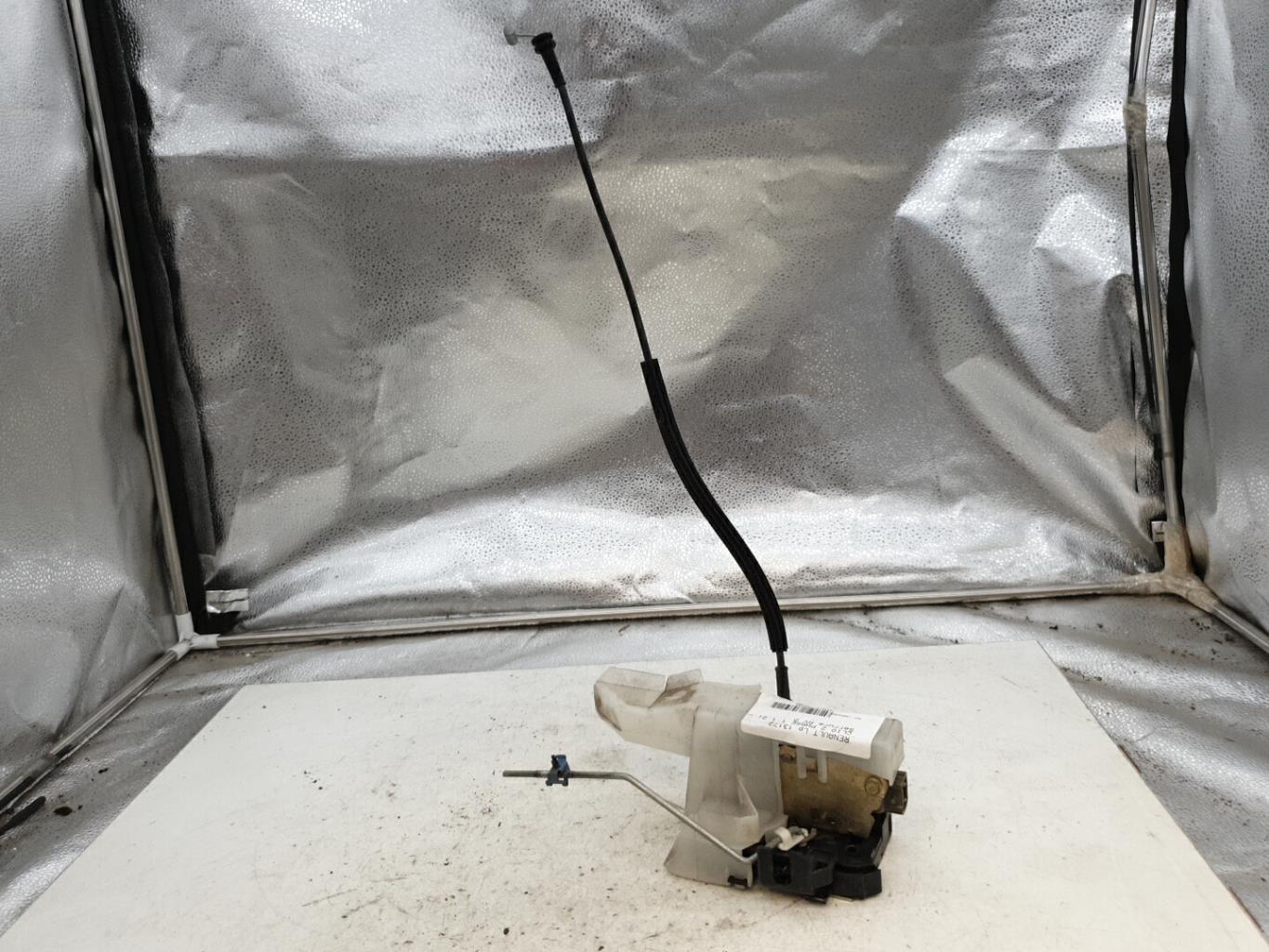 Serrure avant droit RENAULT CLIO 2 PHASE 1 Essence - 1