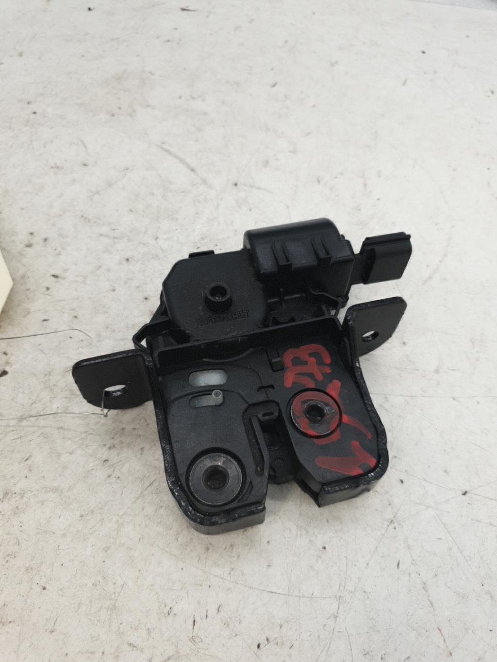 Serrure de hayon RENAULT MEGANE 3 PHASE 1 Diesel - 1
