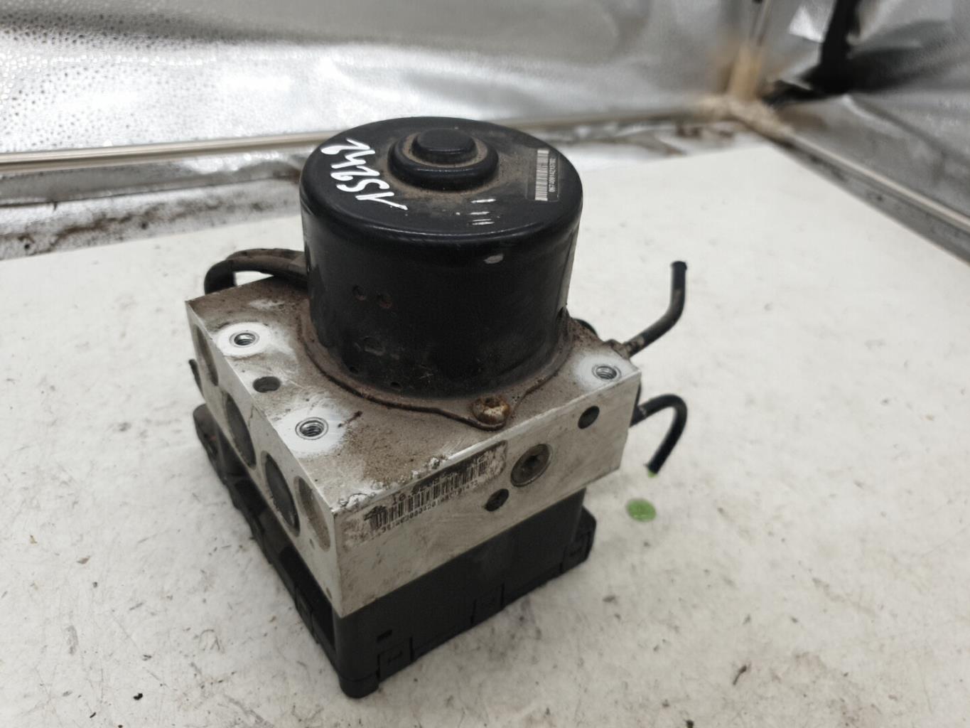 Bloc ABS (freins anti-blocage) VOLKSWAGEN GOLF 4 Essence - 1