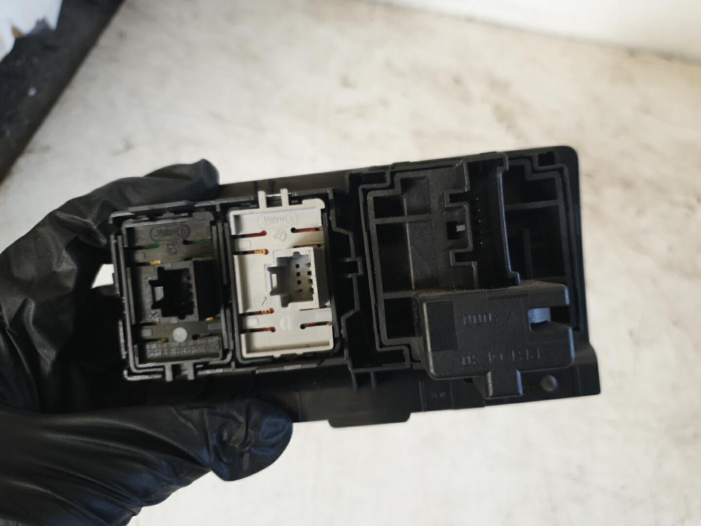 Bouton/Interrupteur RENAULT LAGUNA 3 PHASE 1 BREAK Diesel - 1