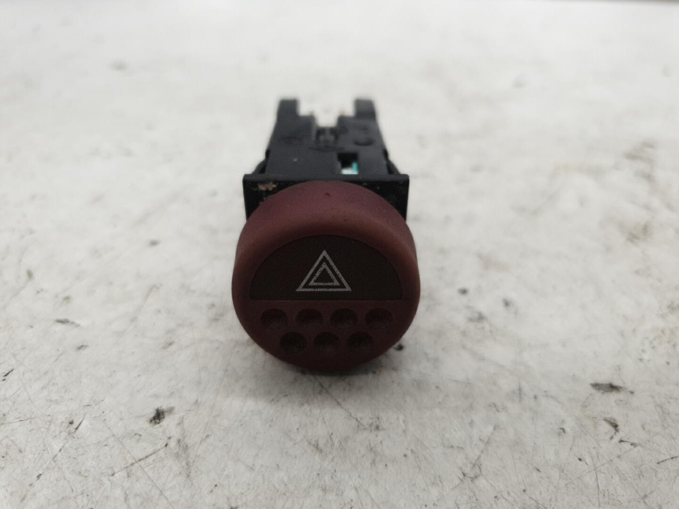 Bouton de warning PEUGEOT 106 PHASE 2 Diesel - 1