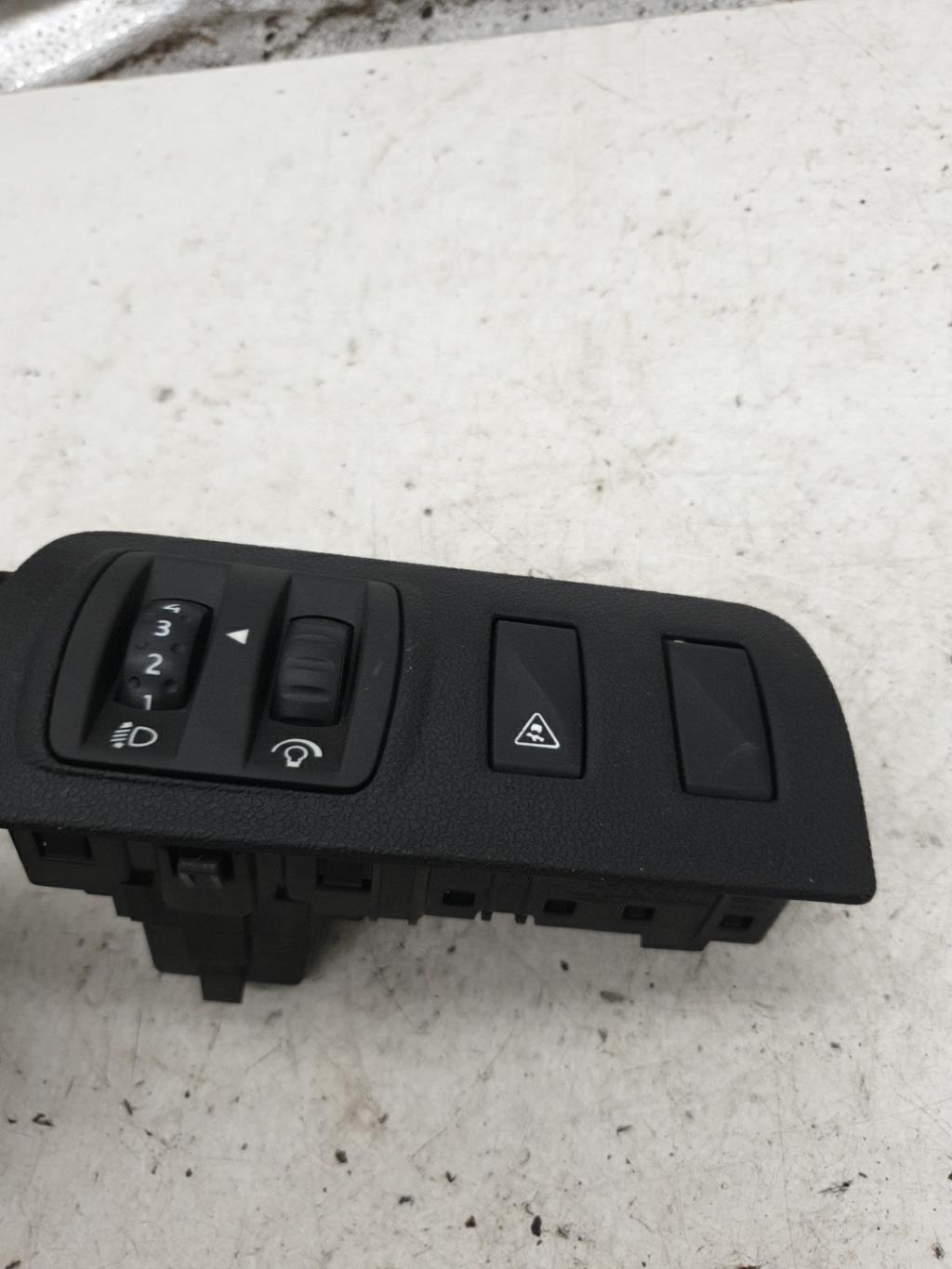 Commande de reglage hauteur de phare RENAULT MEGANE 3 PHASE 1 Diesel - 1