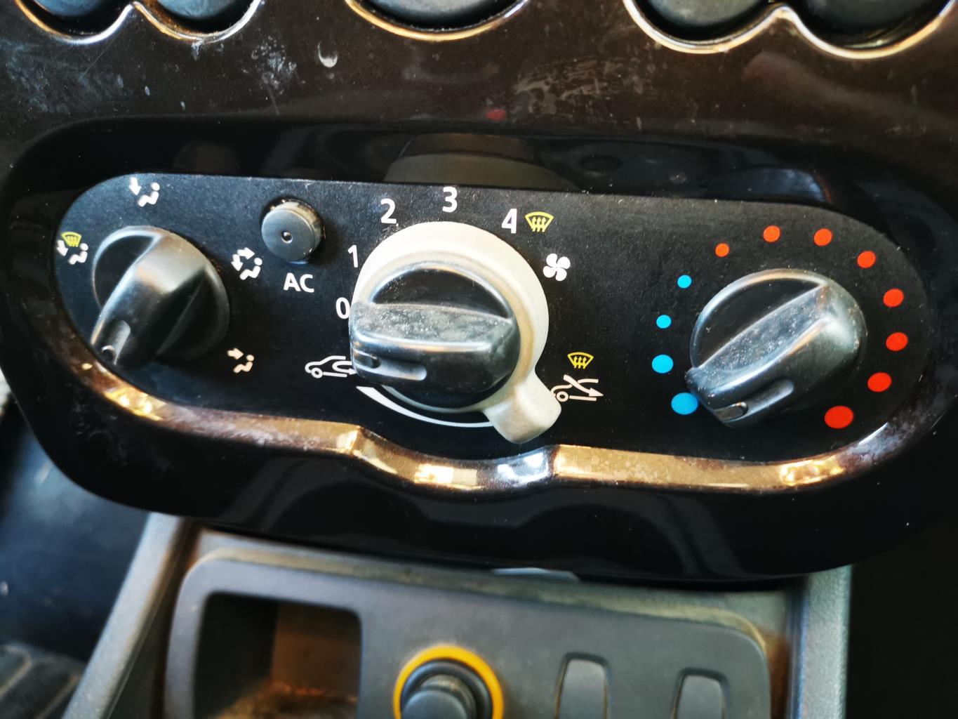 Commande chauffage DACIA DUSTER 1 PHASE 1 Diesel - 1