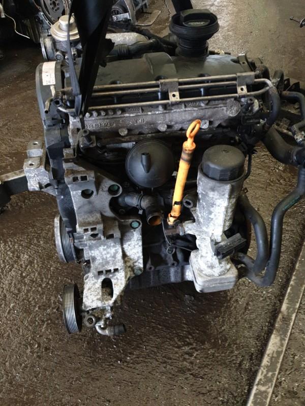 Moteur VOLKSWAGEN BORA  - 1