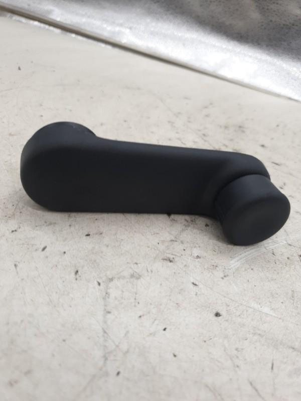 Manivelle de leve vitre RENAULT CLIO 2 PHASE 2 Essence - 1