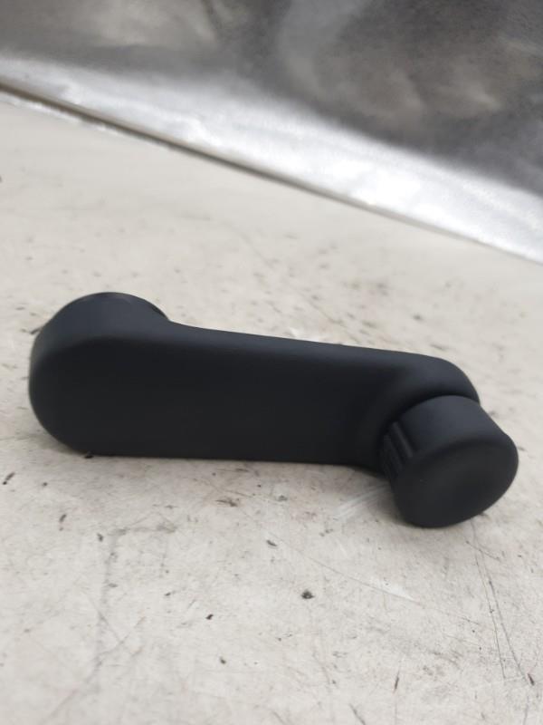 Manivelle de leve vitre RENAULT CLIO 2 PHASE 2 Essence - 1