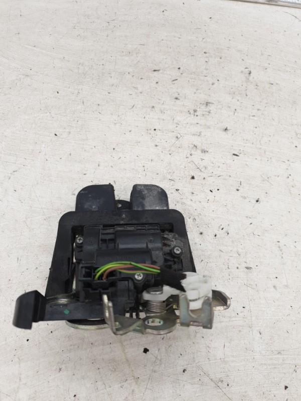 Serrure de hayon AUDI A4 3 AVANT PHASE 2 BREAK Diesel - 1