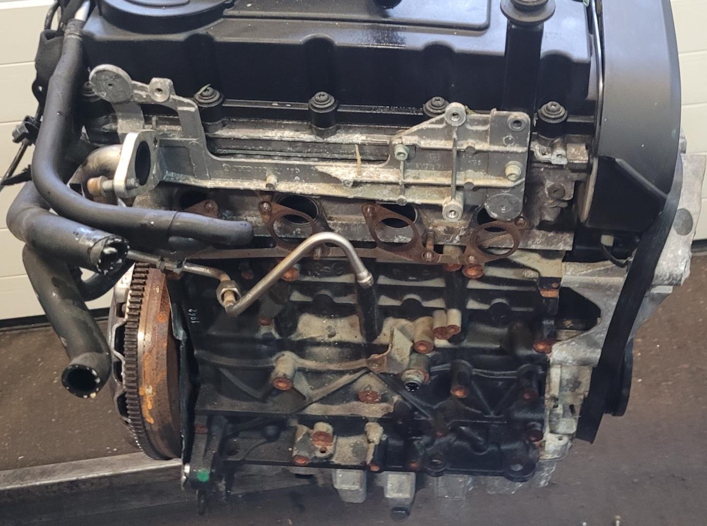Moteur VOLKSWAGEN PASSAT 5 BREAK Diesel - 1