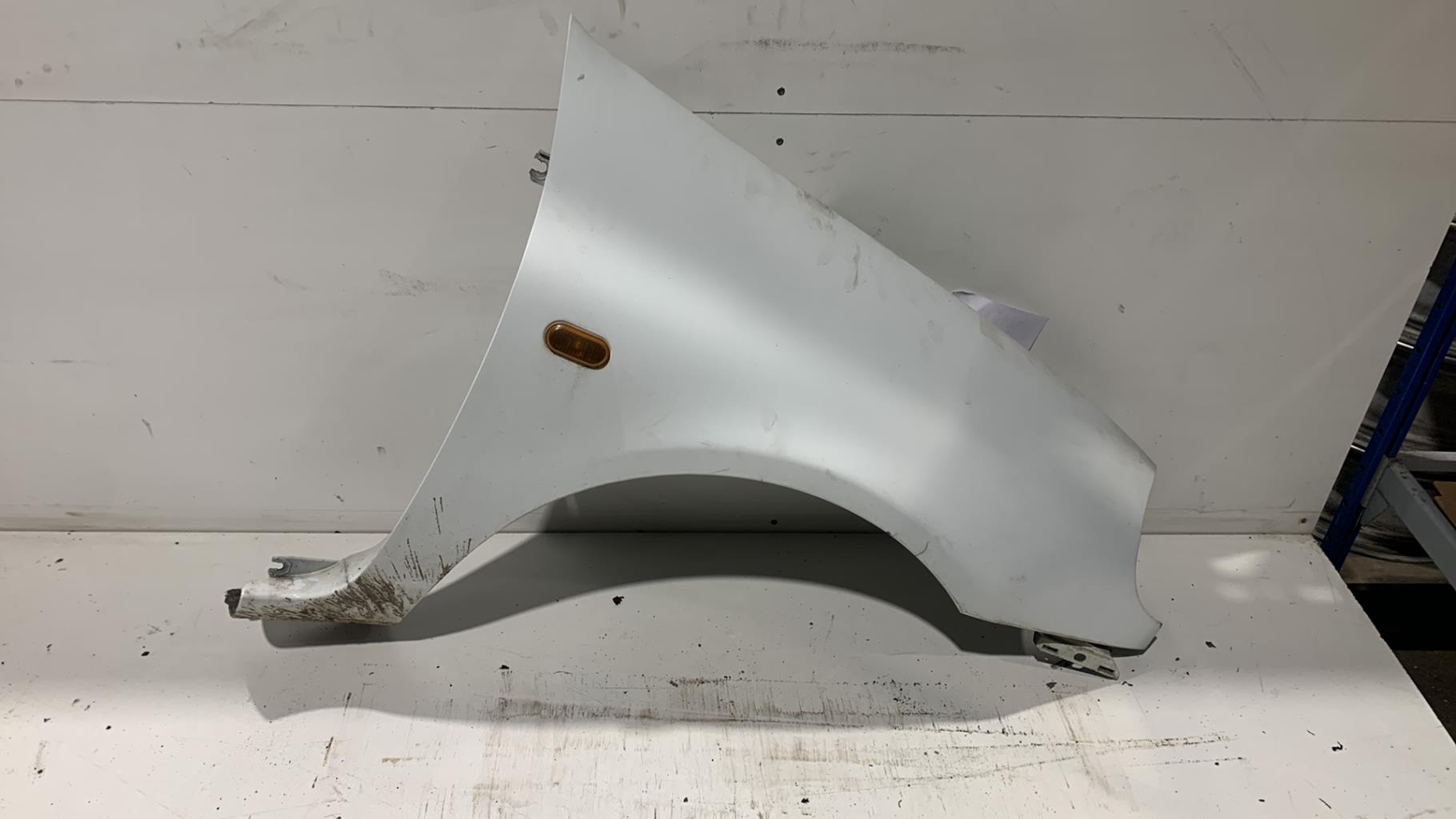 Aile avant droit RENAULT CLIO 2 PHASE 1 Diesel - 1