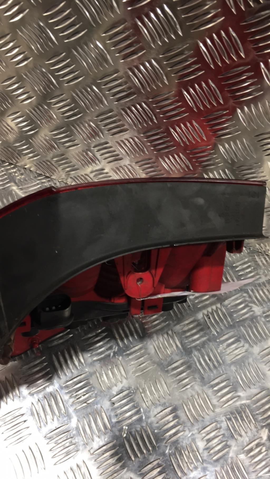 Feu arriere principal gauche (feux) AUDI A4 2 AVANT PHASE 1 BREAK Diesel - 1