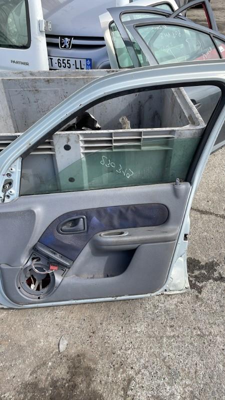 Porte avant droit RENAULT CLIO 2 PHASE 1 Essence - 1