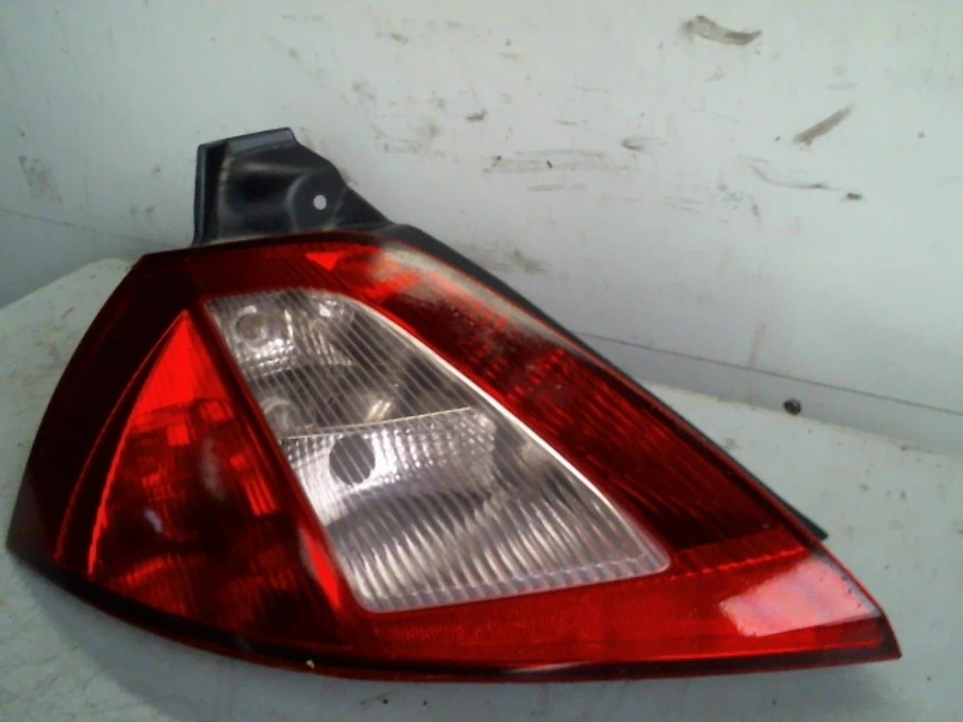Fanale posteriore principale sinistro (luci) RENAULT MEGANE 2 PHASE 1 Diésel - 1