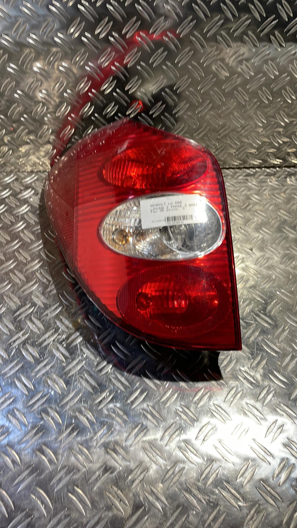 Fanale posteriore principale sinistro (luci) RENAULT LAGUNA 2 PHASE 2 BREAK Diésel - 1