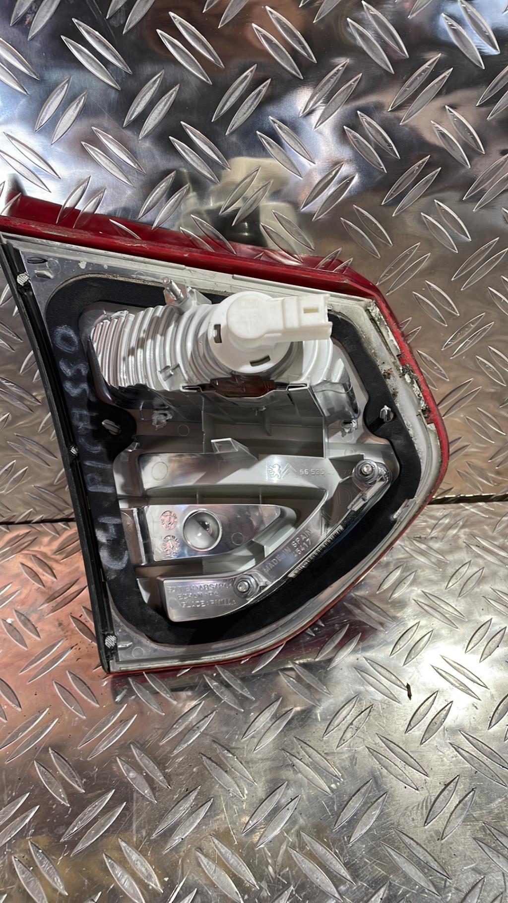 Feu arriere secondaire gauche (feux) CITROEN C4 PICASSO 2 PHASE 1  - 1