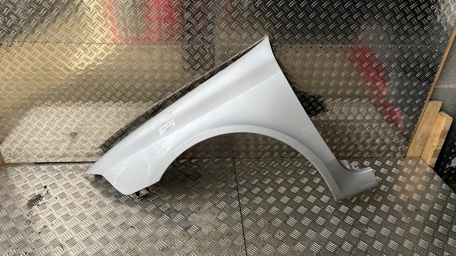Parafango anteriore sinistro RENAULT LAGUNA 2 PHASE 2 BREAK Diésel - 1