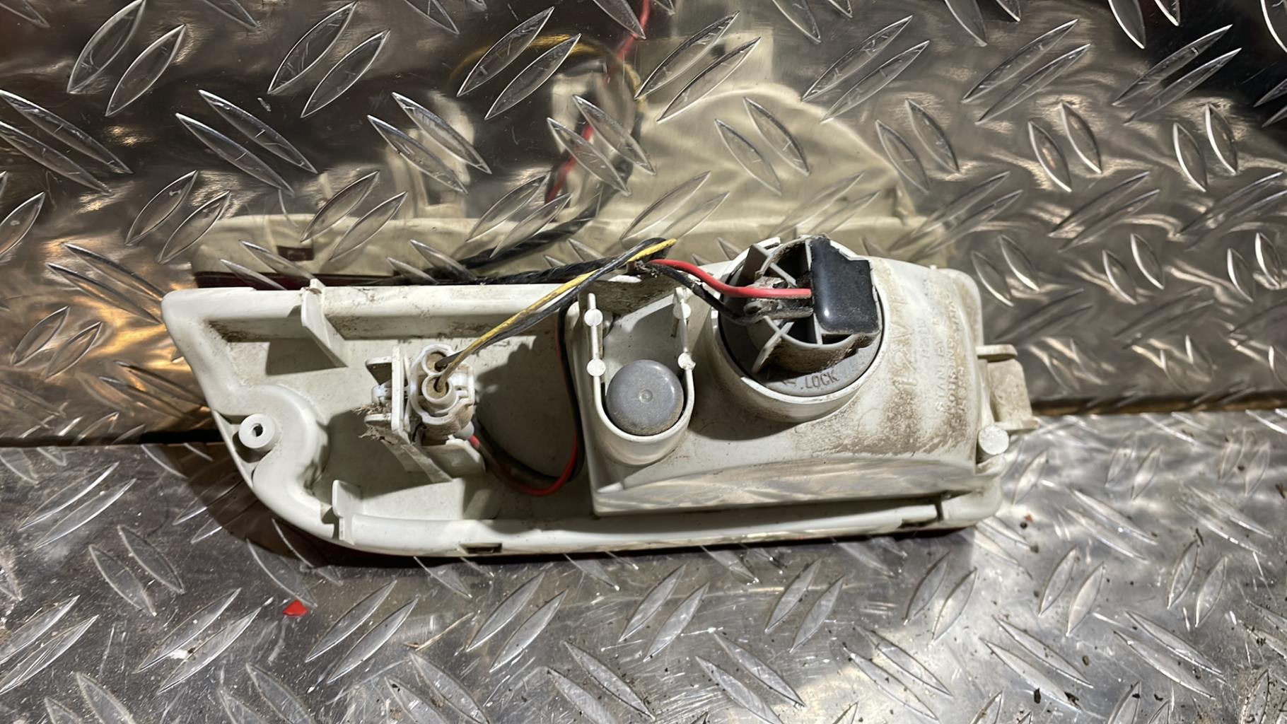 Luce paraurti posteriore destra SUZUKI IGNIS 2 Gasolina - 1