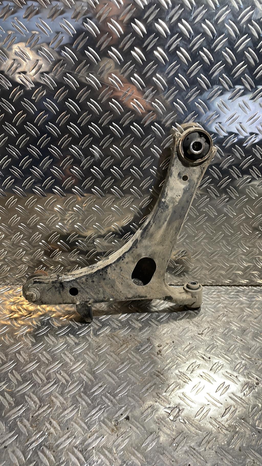 Triangle avant gauche SUBARU IMPREZA 2 Diesel - 1