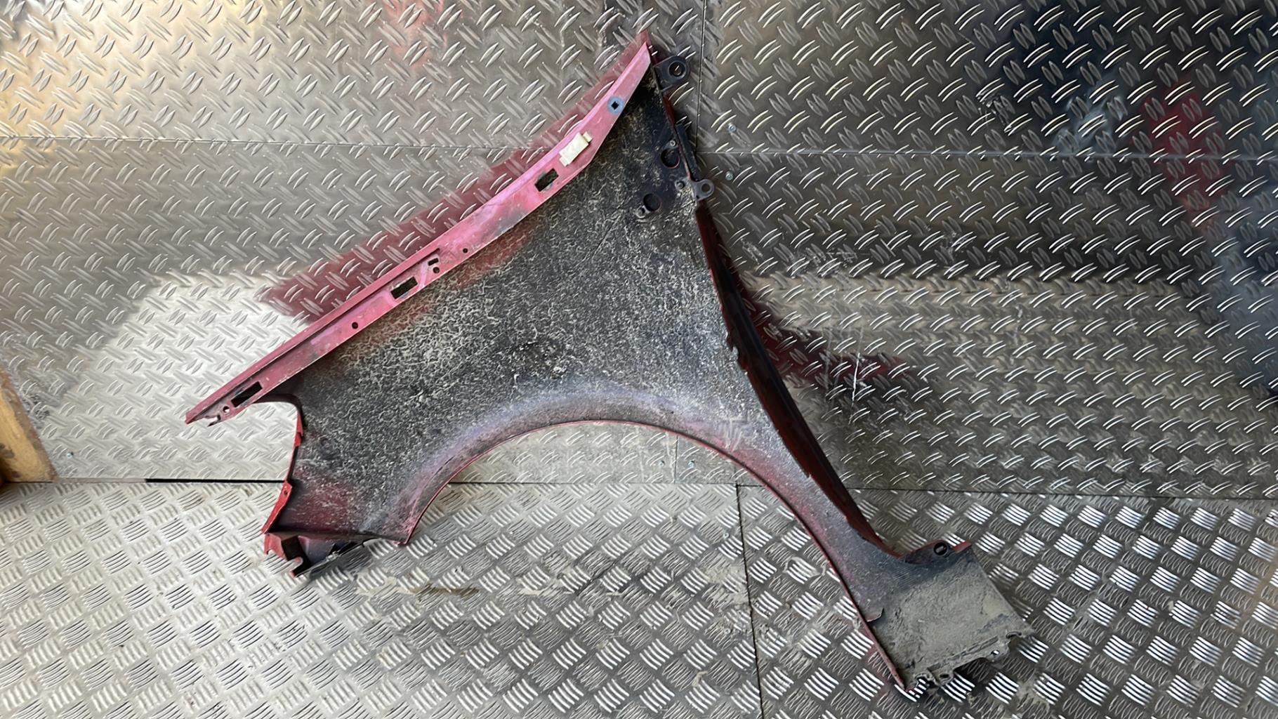 Aile avant droit RENAULT CLIO 3 PHASE 1 Essence - 1