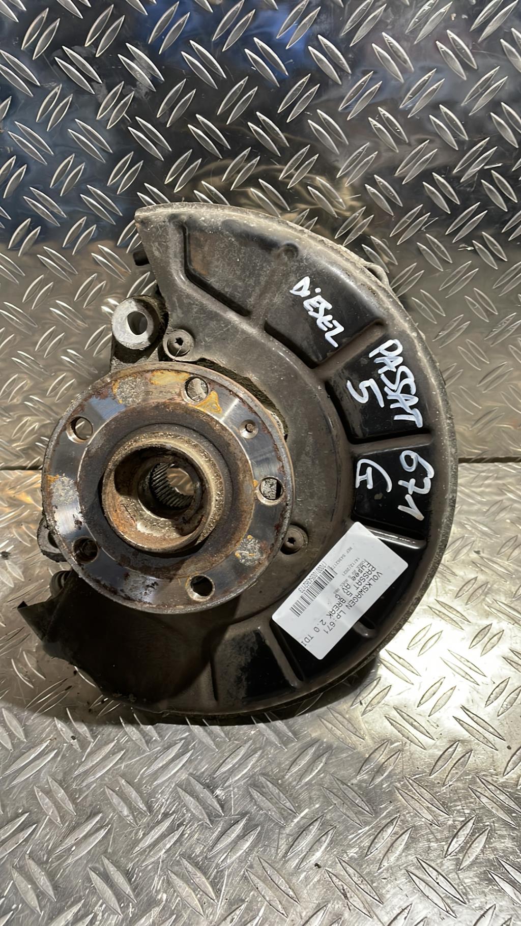 Fuso anteriore sinistro VOLKSWAGEN PASSAT 5 BREAK Diésel - 1