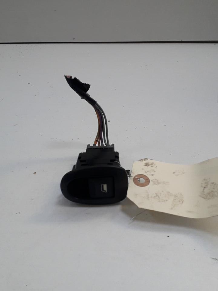 Interruttore lavacristalli posteriore sinistro PEUGEOT 406 PHASE 2 Diésel - 1