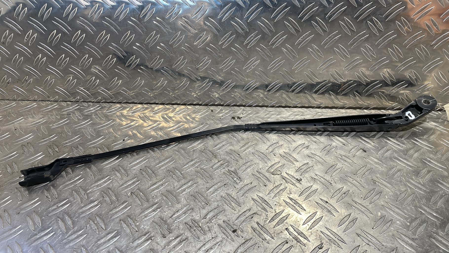 Braccio tergicristallo anteriore destro VOLKSWAGEN POLO 4 PHASE 2 Diésel - 1