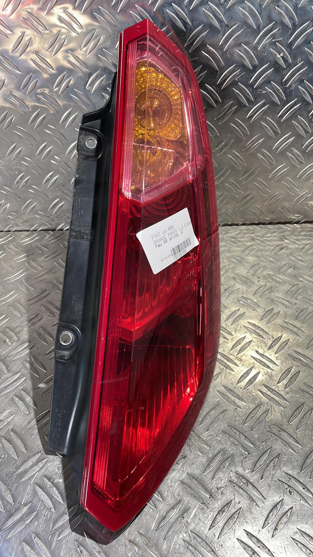 Fanale posteriore principale destro (luci) FIAT GRANDE PUNTO Diésel - 1