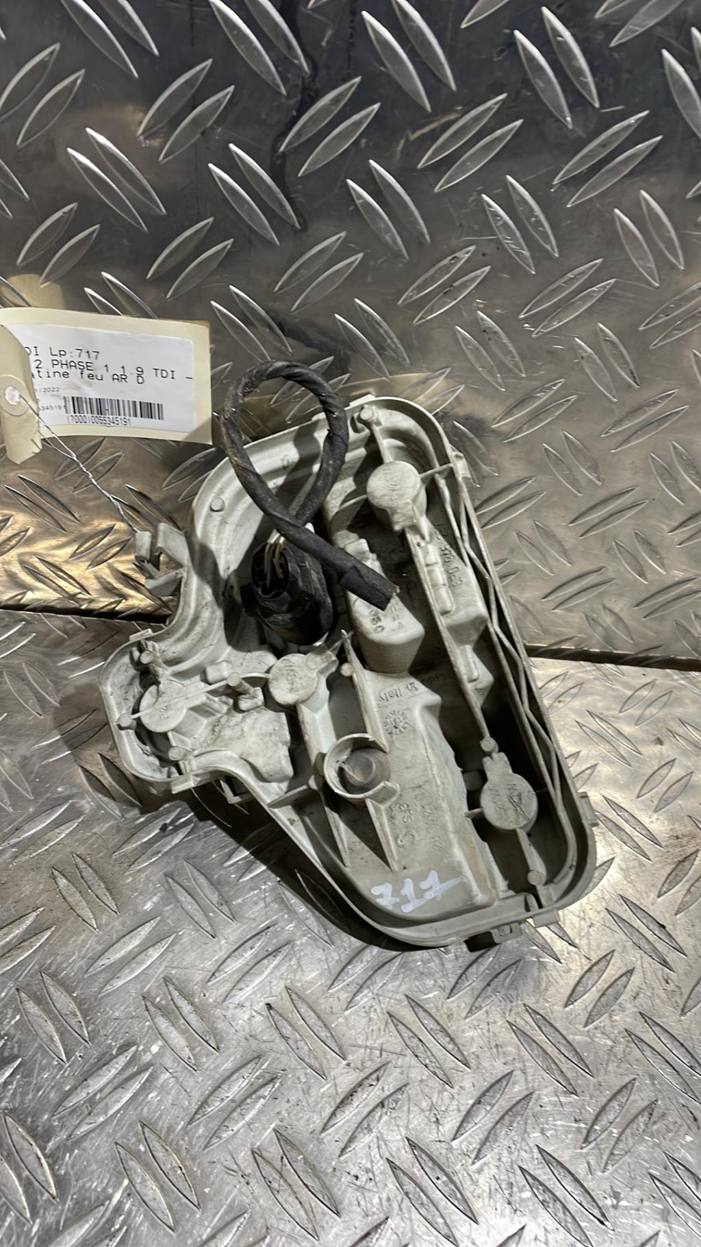 Base portalampade fanale posteriore destro AUDI A3 2 PHASE 1 Diésel - 1