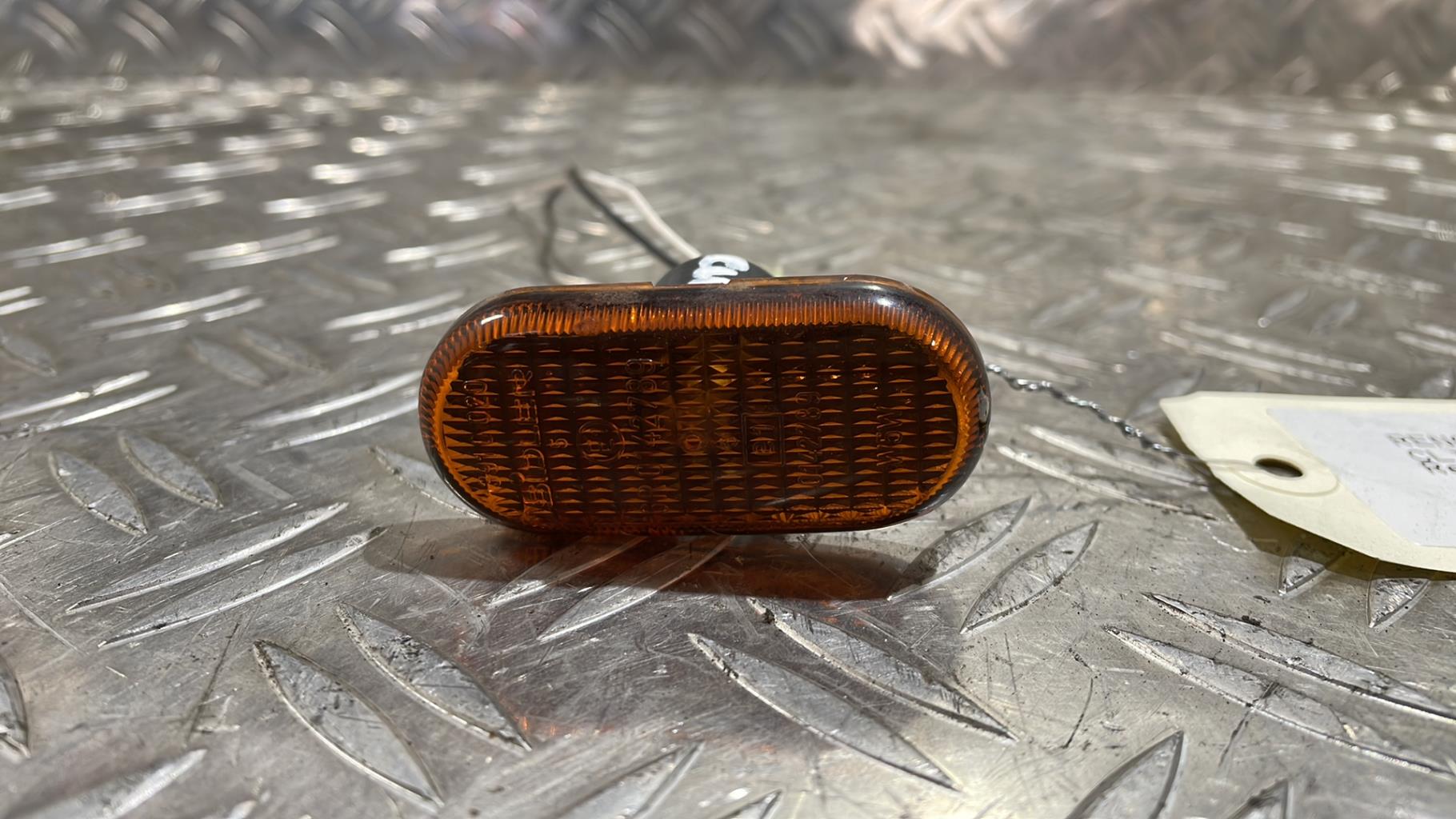 Ripetitore lampeggiante anteriore sinistro (Luci) RENAULT CLIO 2 PHASE 2 Diésel - 1