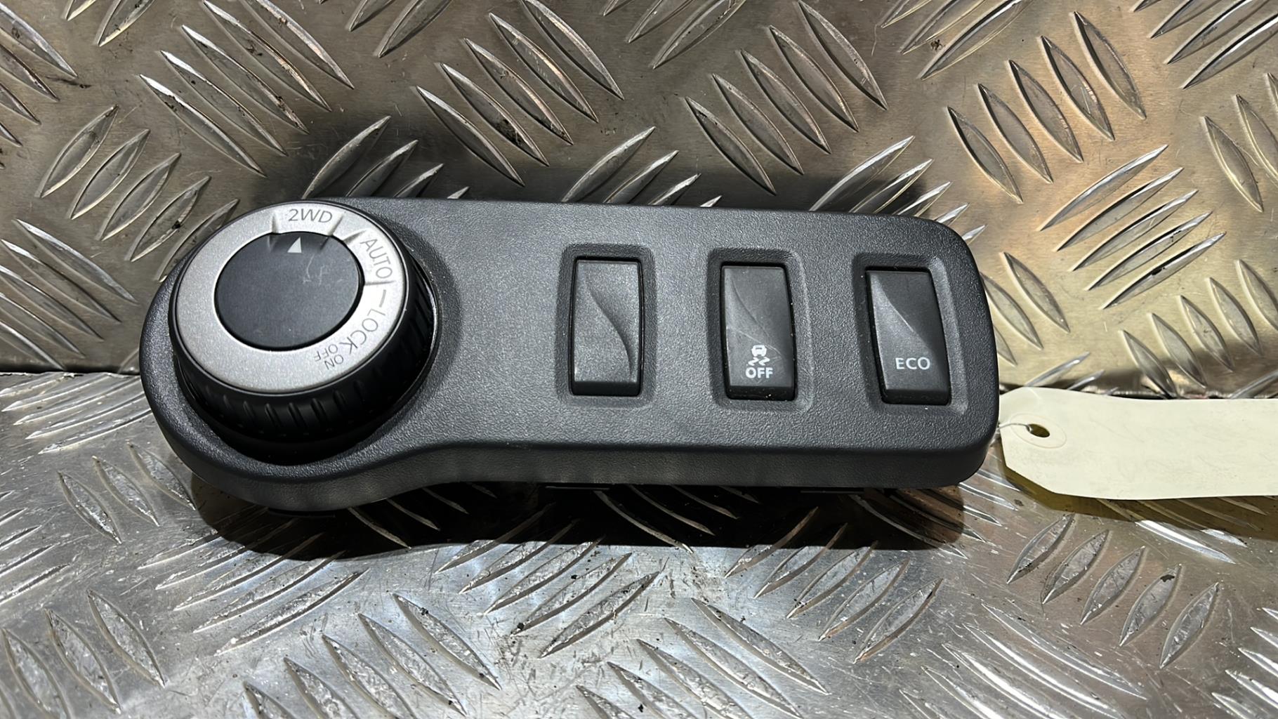 Bouton/Interrupteur DACIA DUSTER 1 PHASE 2 Diesel - 1
