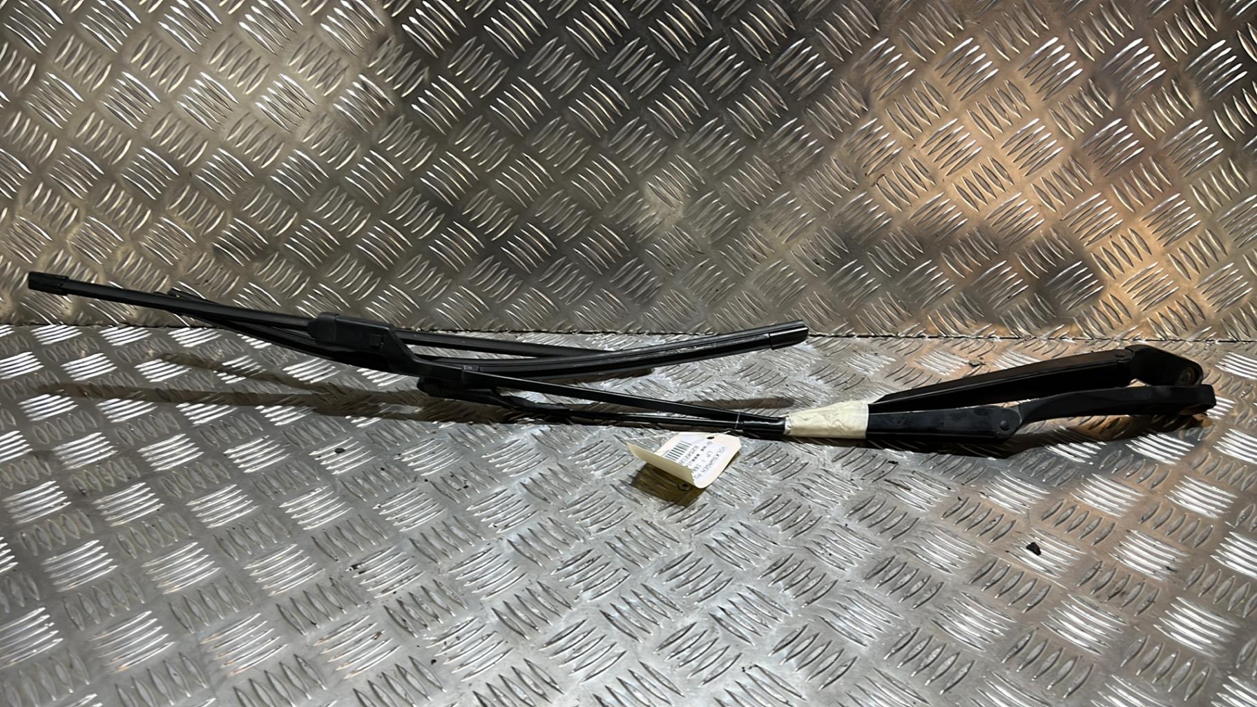 Braccio tergicristallo anteriore VOLKSWAGEN POLO 4 PHASE 2 Diésel - 1