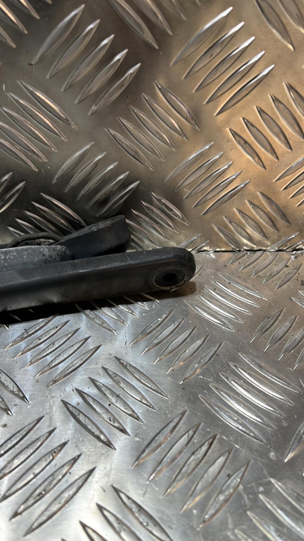 Braccio tergicristallo anteriore RENAULT KANGOO 1 PHASE 1 Diésel - 1