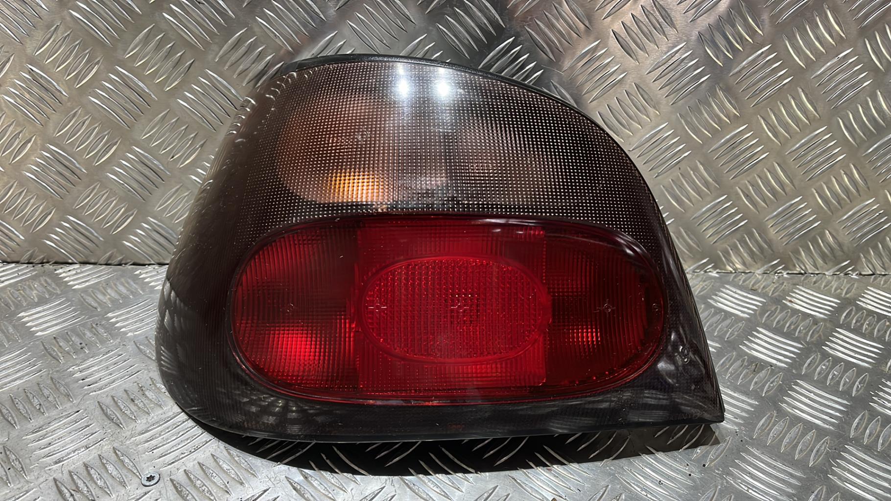 Fanale posteriore principale sinistro (luci) RENAULT MEGANE 1 PHASE 1 Gasolina - 1
