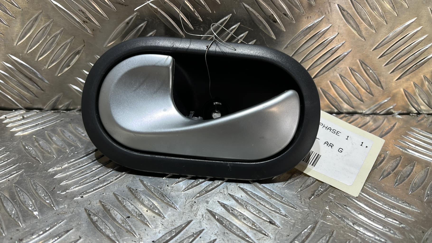 Maniglia interna posteriore sinistra RENAULT CLIO 3 PHASE 1 Gasolina - 1