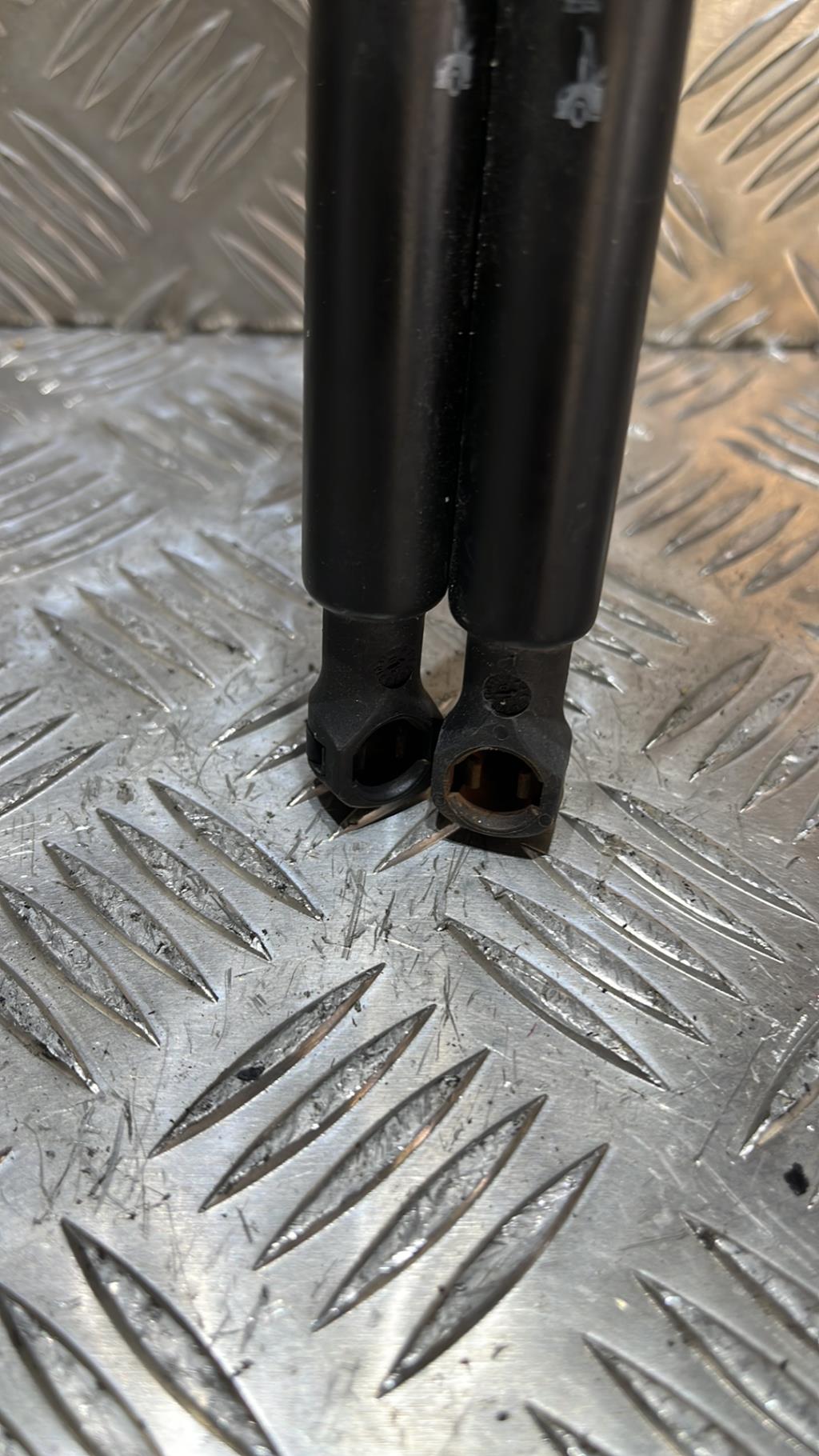 Verin de capot PEUGEOT 607 PHASE 2 Essence - 1