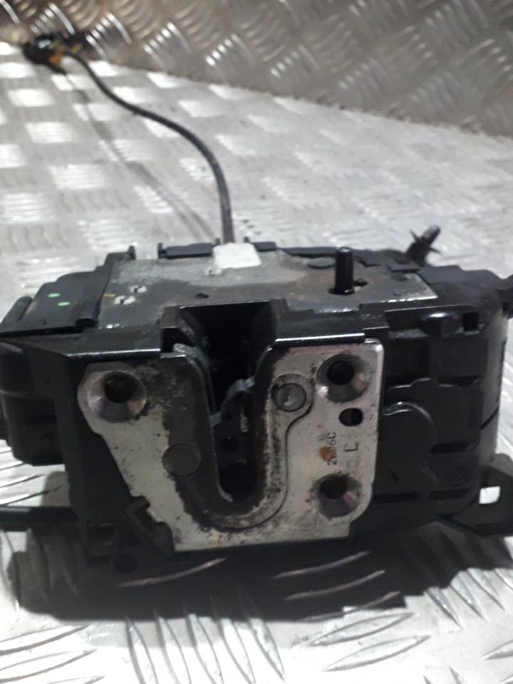 Serratura posteriore sinistra RENAULT CLIO 3 PHASE 1 Diésel - 1