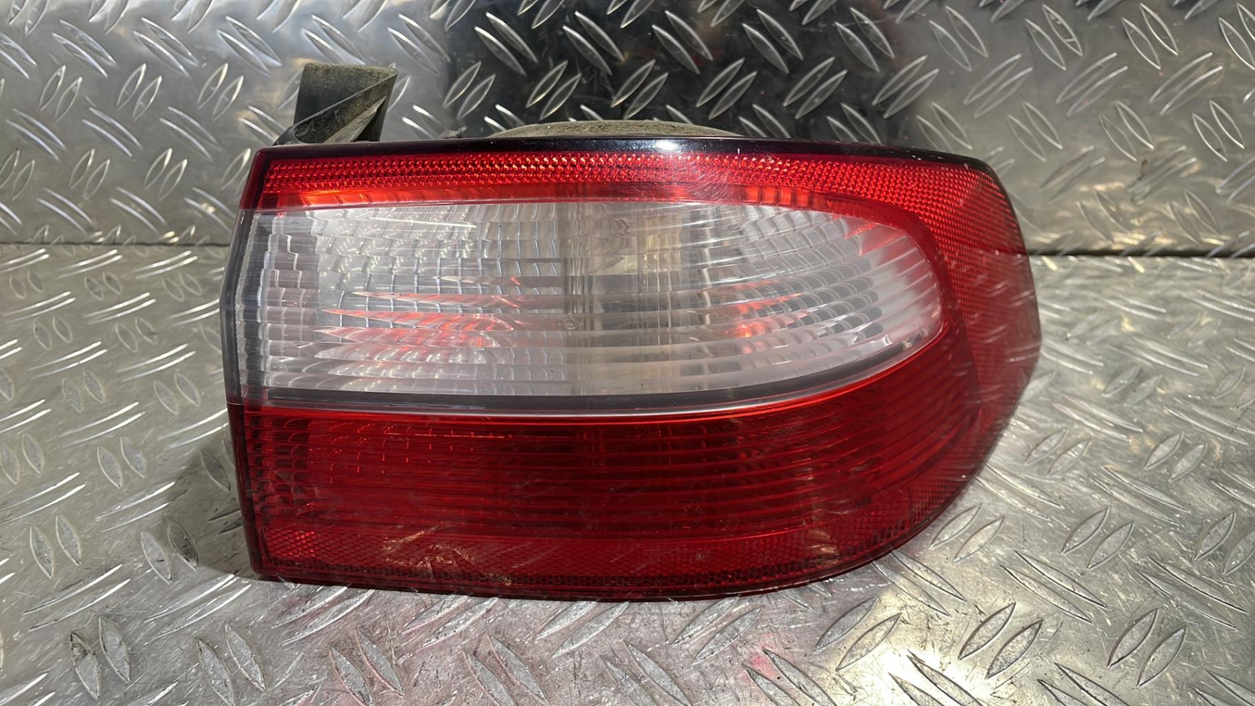 Fanale posteriore principale destro (luci) RENAULT LAGUNA 2 PHASE 1 Gasolina - 1