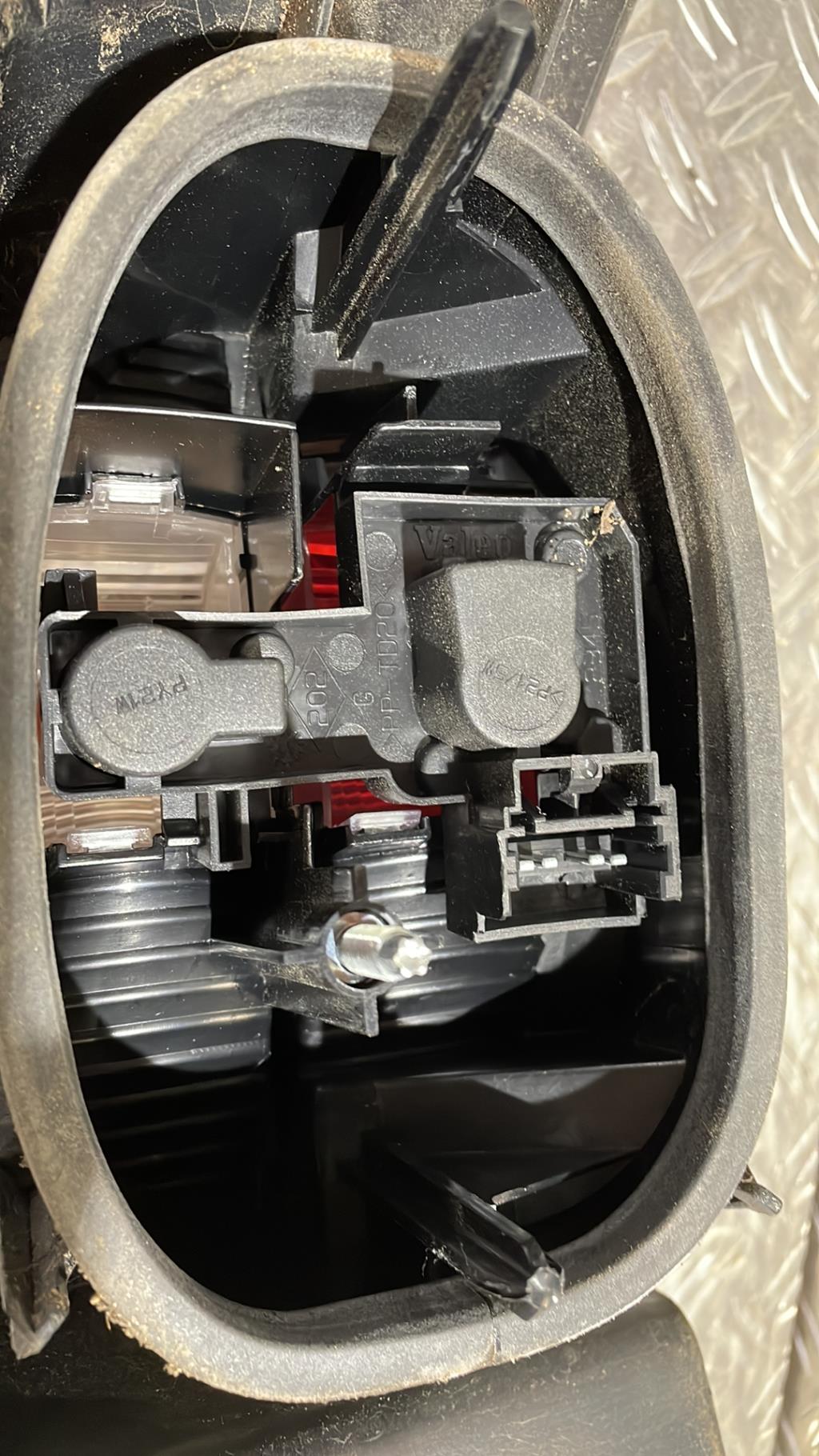 Fanale posteriore principale sinistro (luci) RENAULT LAGUNA 2 PHASE 1 Gasolina - 1