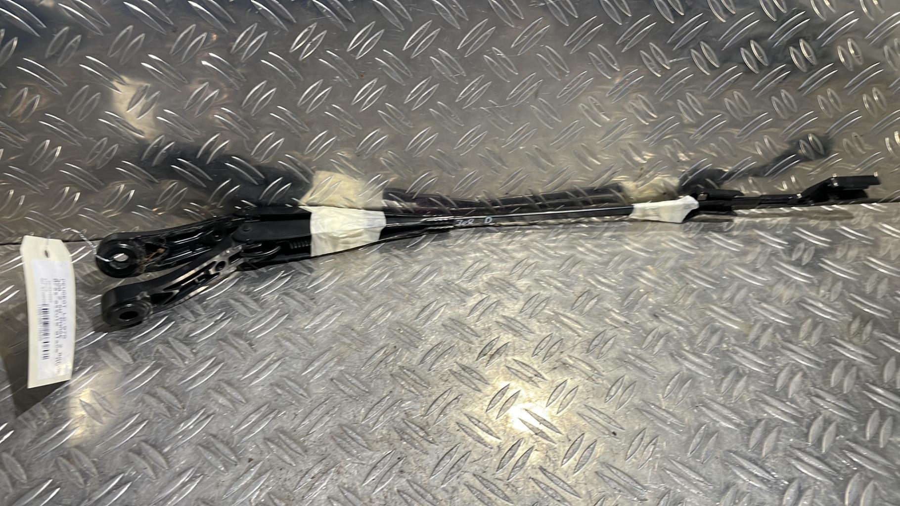 Braccio tergicristallo anteriore PEUGEOT 308 2 SW PHASE 2 BREAK Diésel - 1