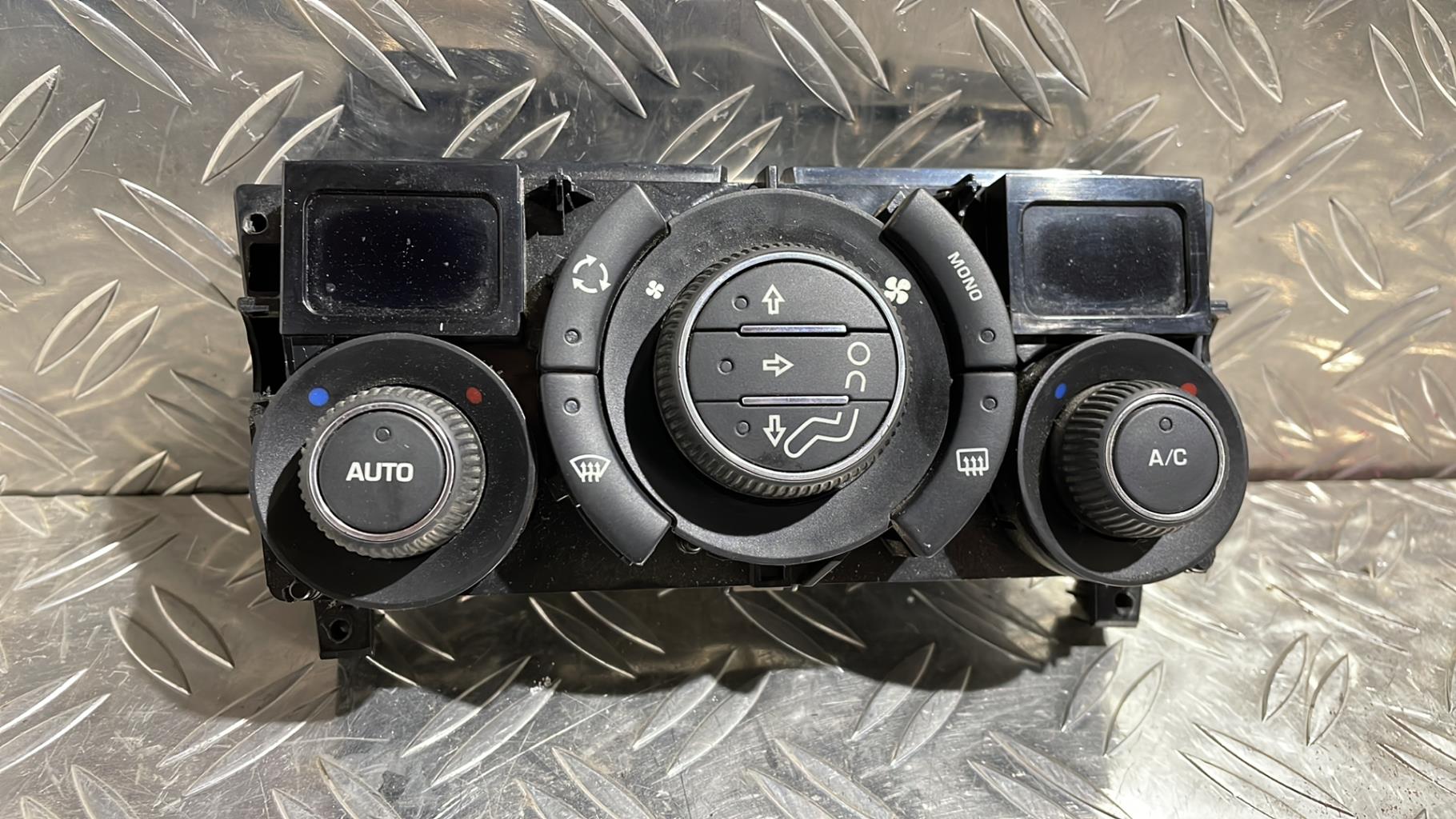 Commande chauffage PEUGEOT 308 1 SW PHASE 1 BREAK Diesel - 1