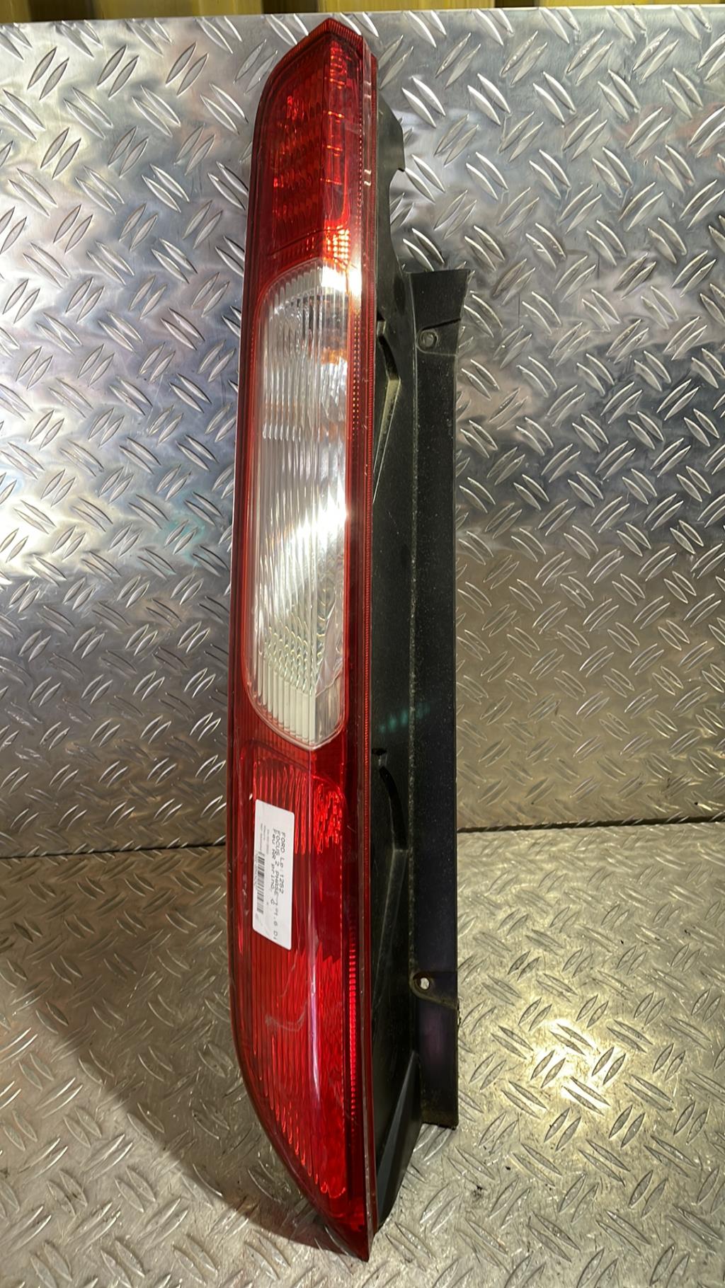 Fanale posteriore principale sinistro (luci) FORD FOCUS 2 PHASE 1 Diésel - 1