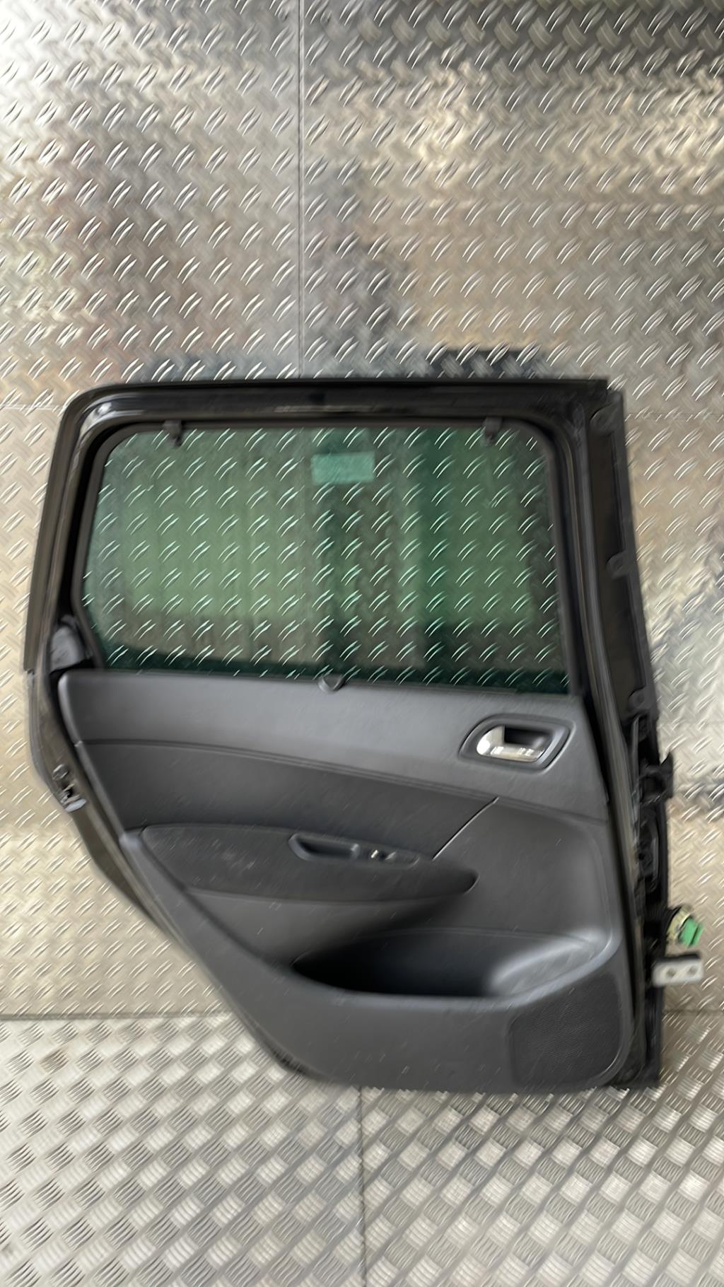 Portiera posteriore sinistra PEUGEOT 308 1 SW PHASE 1 BREAK Diésel - 1