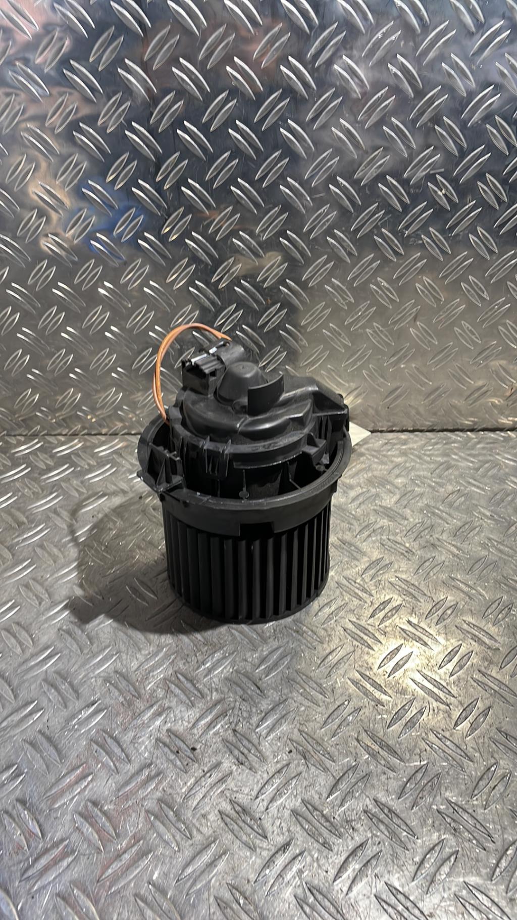 Pulseur d'air RENAULT CLIO 4 PHASE 1 Diesel - 1