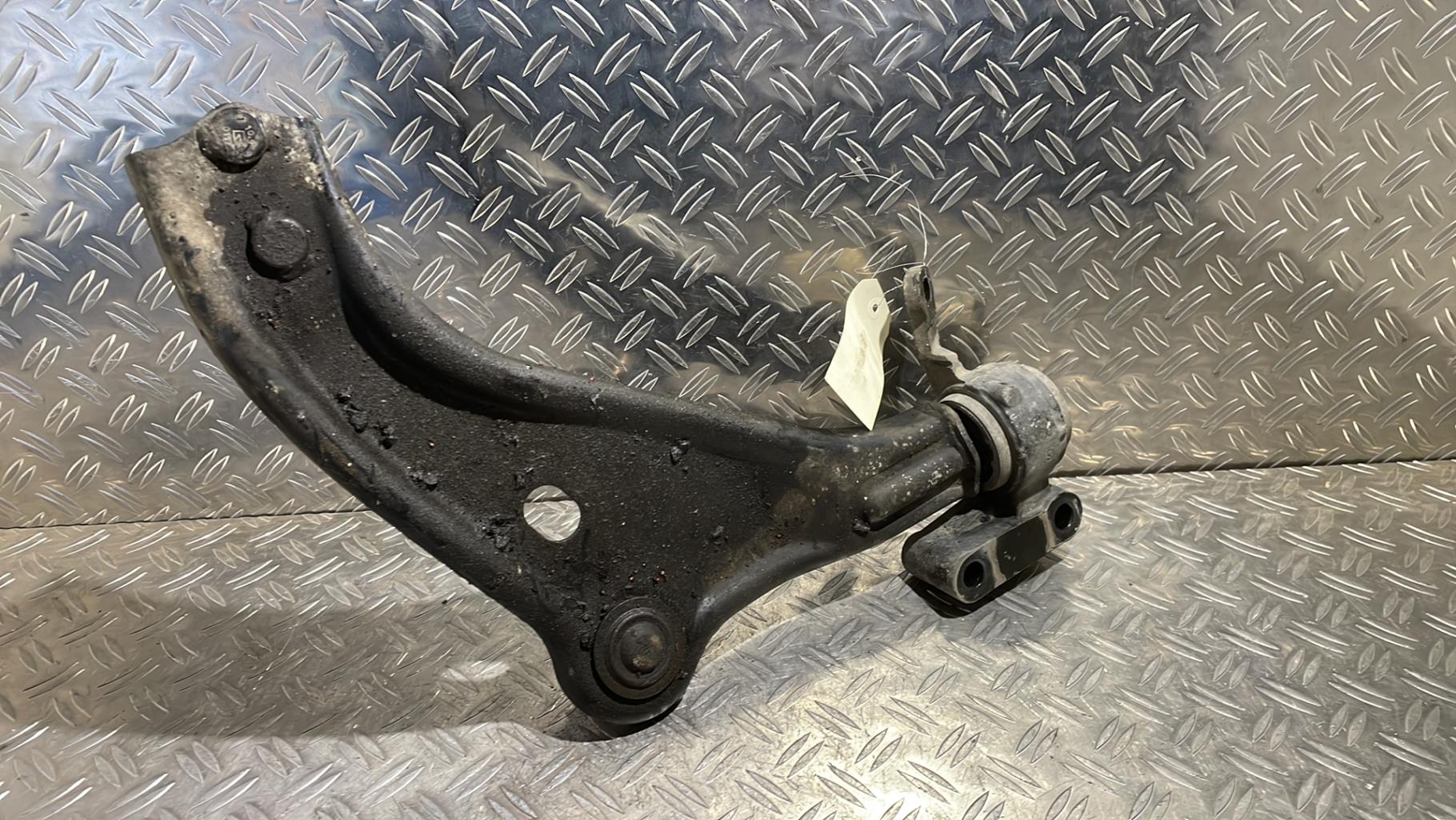 Triangolo inferiore anteriore sinistro MINI MINI 2 R56 PHASE 1 Diésel - 1