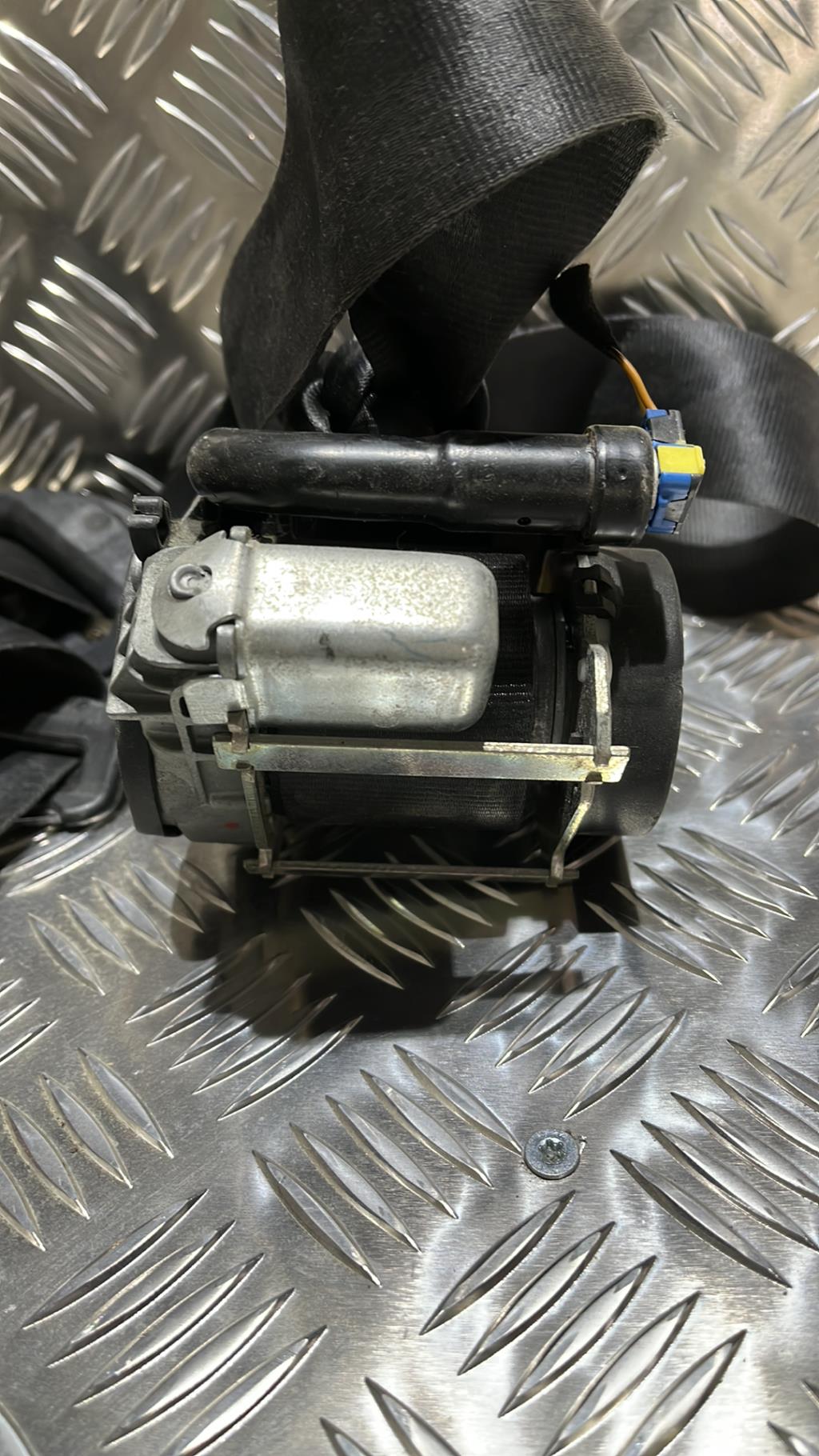 Cintura di sicurezza anteriore destra PEUGEOT 308 1 SW PHASE 1 BREAK Diésel - 1
