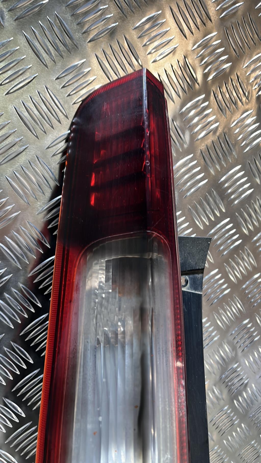 Fanale posteriore principale sinistro (luci) FORD FOCUS 2 PHASE 2 Diésel - 1