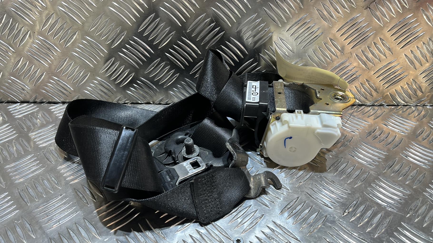 Cintura di sicurezza anteriore destra BMW SERIE 1 E87 PHASE 1 Diésel - 1