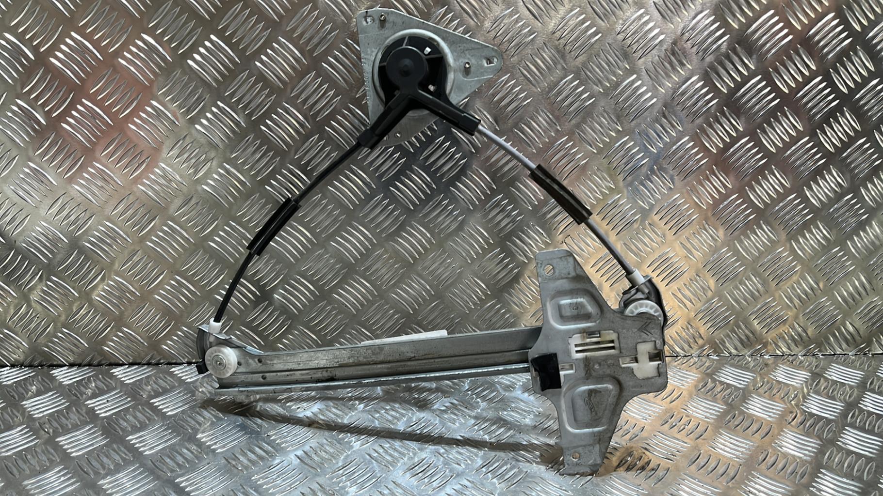 Alzacristalli manuale posteriore destro CITROEN C4 1 PHASE 2 Diésel - 1